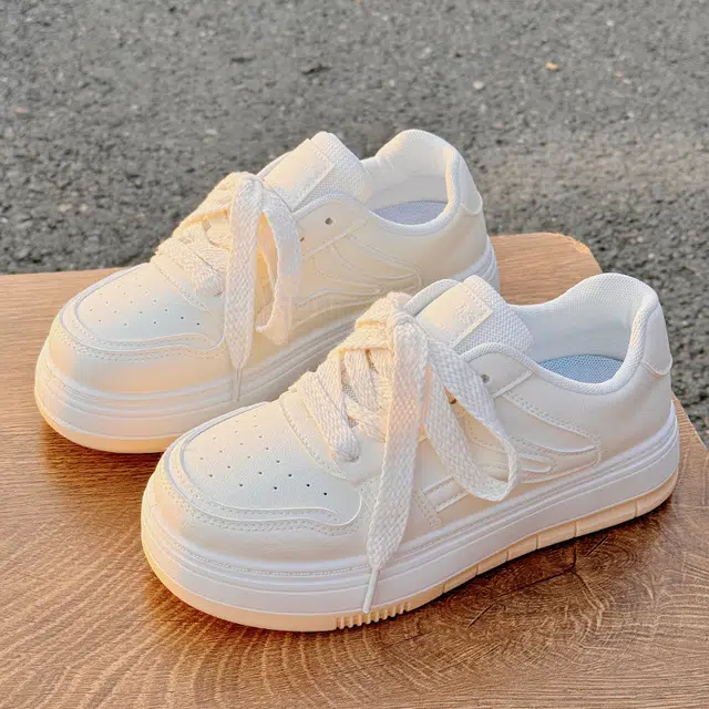 人造革 百搭舒适潮流时尚小众设计感鞋款 防滑耐磨增高 低帮 板鞋 女款 米色