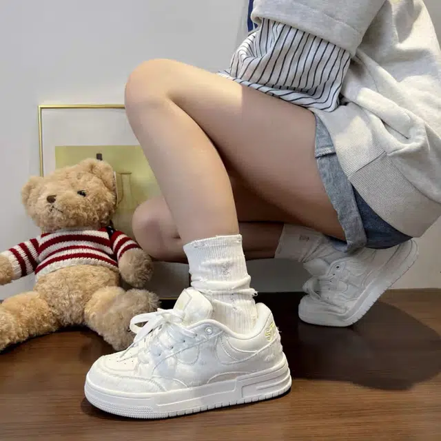 小众潮流加绒休闲运动风 保暖防滑透气 低帮 板鞋 女款 米白色