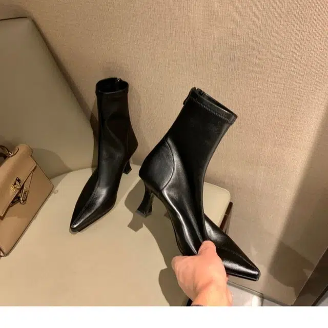 时尚简约个性百搭潮流之选 短靴 女款