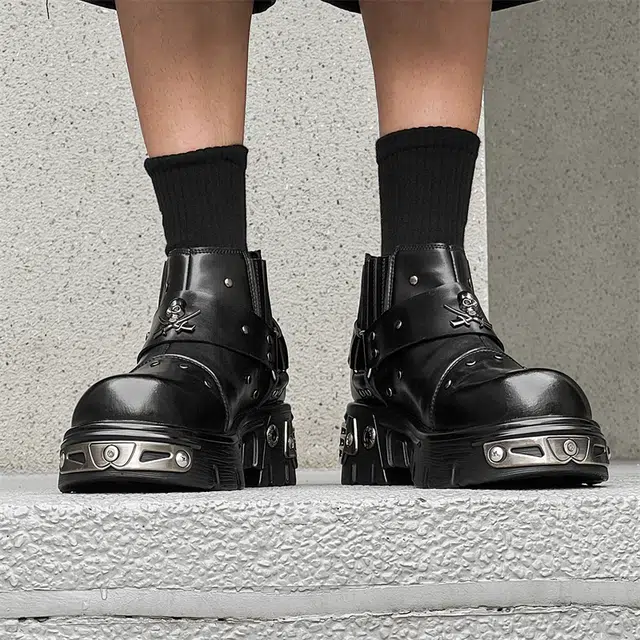 潮流百搭软底内增高英伦风铆钉舒适 短筒 马丁靴 男款