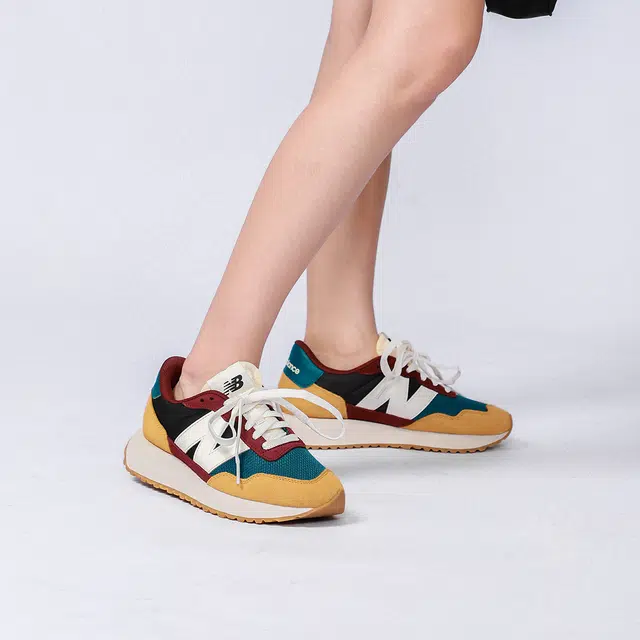 New Balance 237