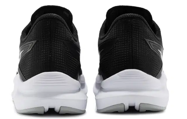 Saucony Axon