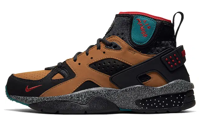 Nike Air Mowabb Olivia Kim