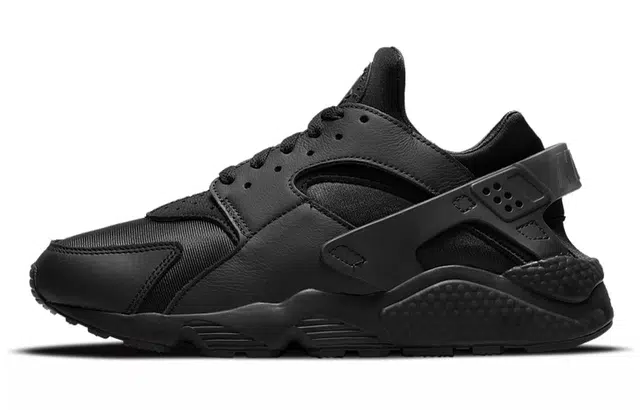 Nike Huarache "Triple Black"