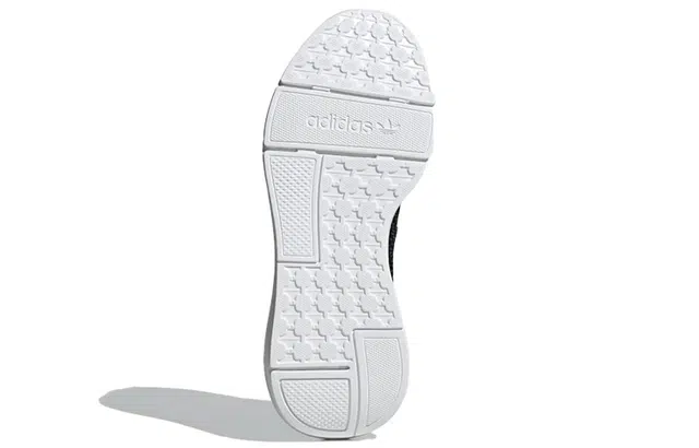 adidas originals Swift Run 22