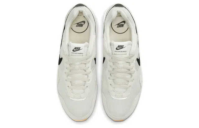 Nike Venture Runner