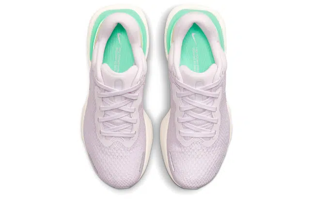 Nike Invincible Run 1 Flyknit
