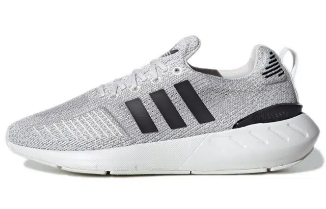 adidas originals Swift Run 22