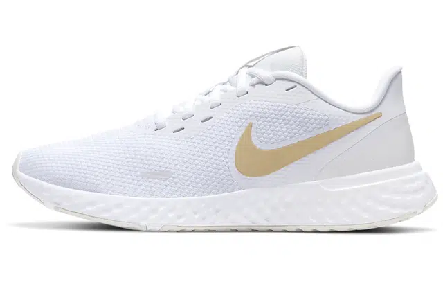 Nike REVOLUTION 5