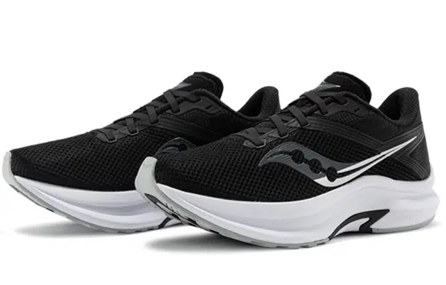 Saucony Axon