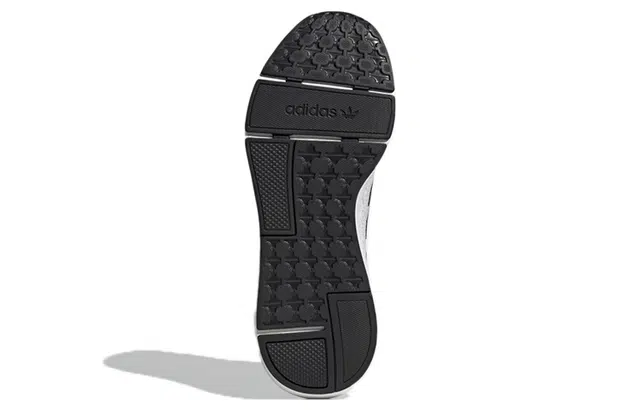 adidas originals Swift Run 22