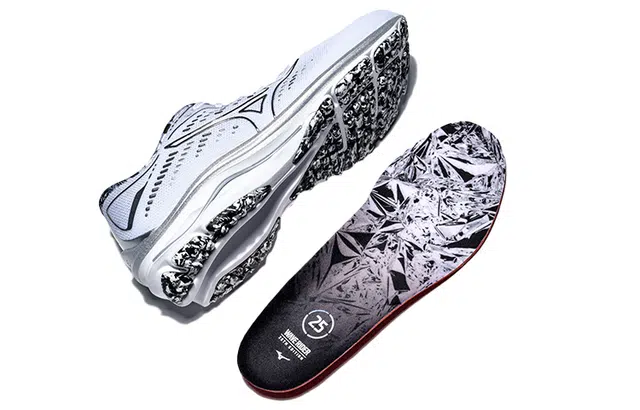 Mizuno Wave Rider 25