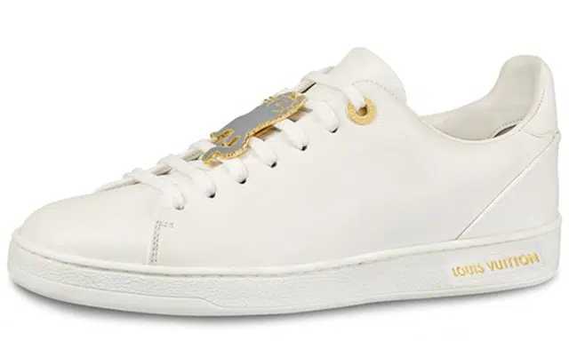 LOUIS VUITTON Frontrow