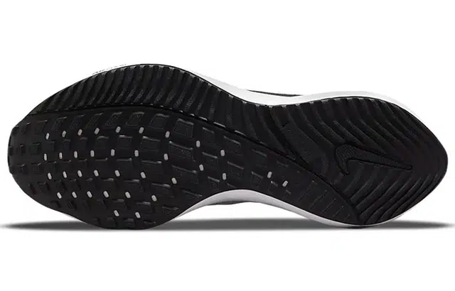 Nike Air Zoom Vomero 16