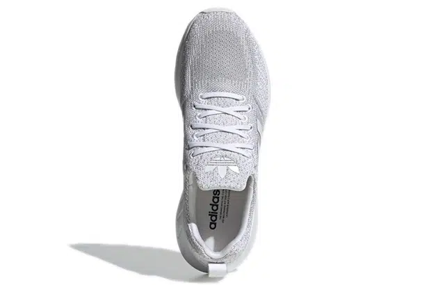 adidas originals Swift Run 22