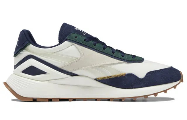 ROMANTIC CROWN x Reebok classic legacy Az