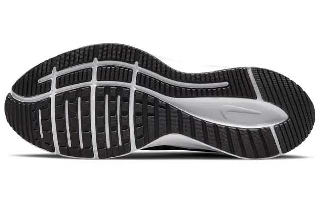 Nike Quest 4