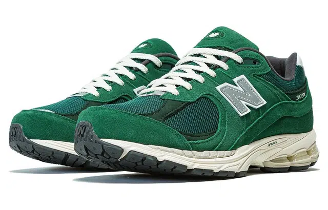 New Balance NB 2002R