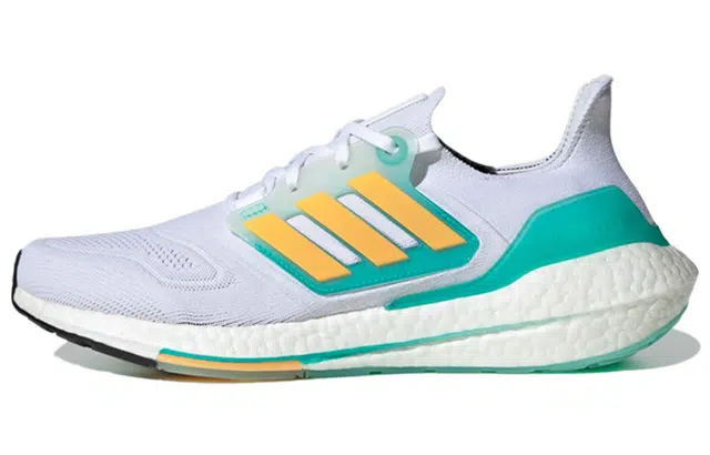adidas Ultraboost 22