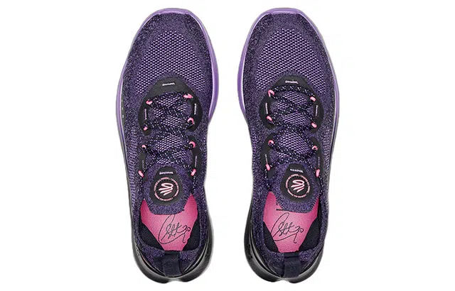Under Armour curry flow go
