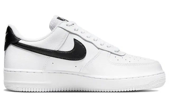 Nike Air Force 1 white black