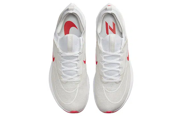 Nike Zoom Fly 4