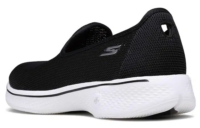 Skechers Go Walk 4