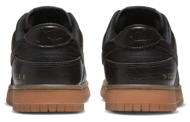 Nike Dunk Low se "velvet brown and black"