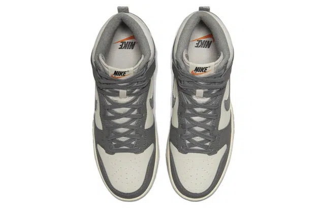 Nike Dunk Retro SE VNTG