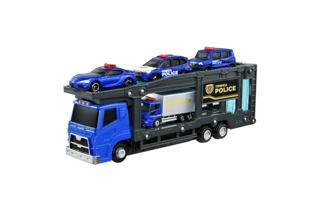 TAKARA TOMY