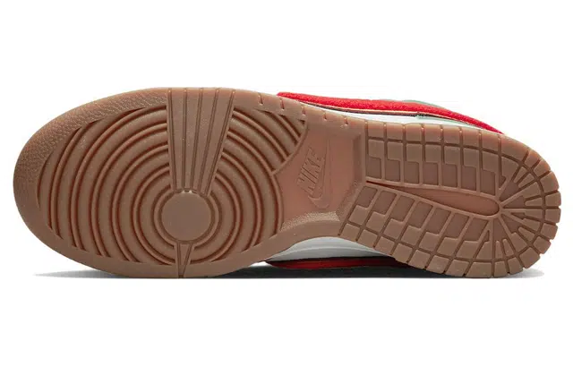 Nike Dunk Retro "Chenille Swoosh"