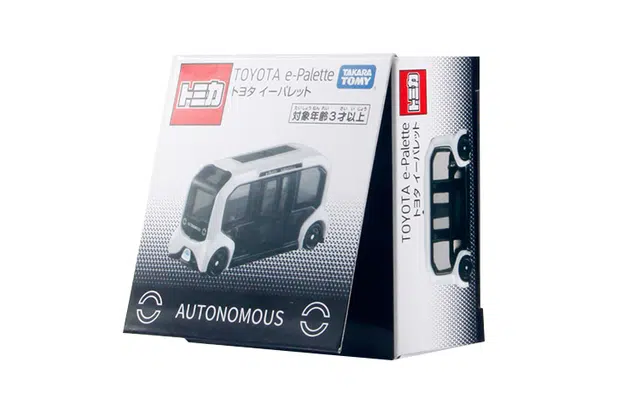 TAKARA TOMY BUS