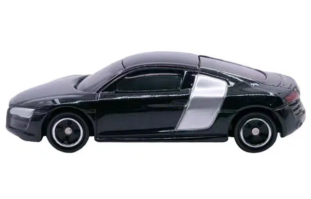 TAKARA TOMY 6 R8 Coupe
