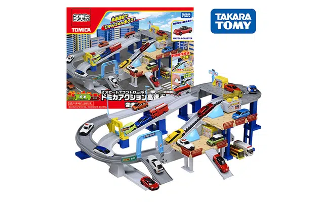 TAKARA TOMY