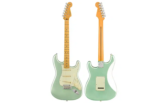 Fender American Professional II 2) Stratocaster