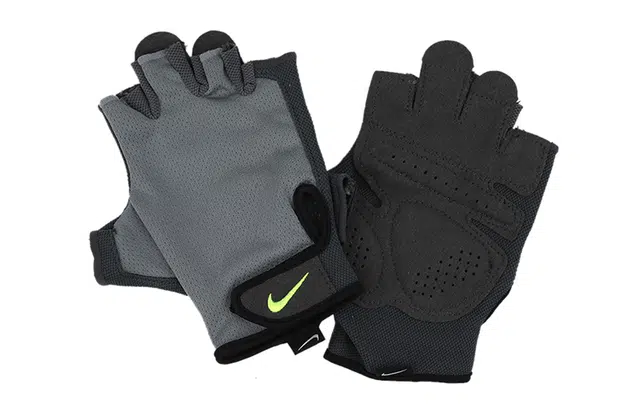 Nike EENTIAL
