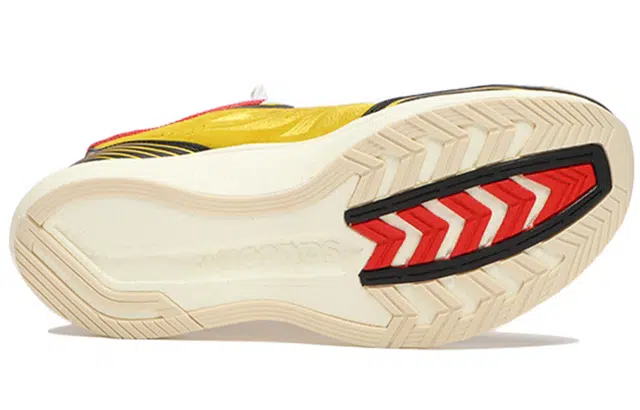 Diet Starts Monday x Saucony Endorphin Pro DSM