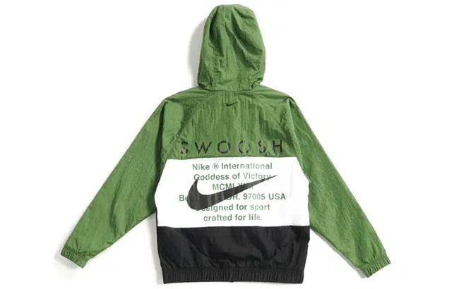 Nike Sportswear Swoosh