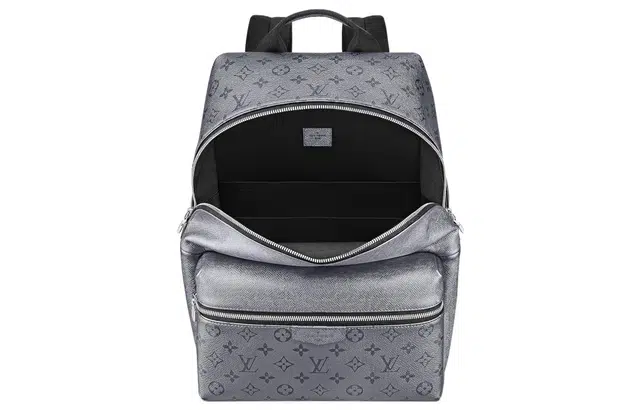 LOUIS VUITTON Discovery Taga