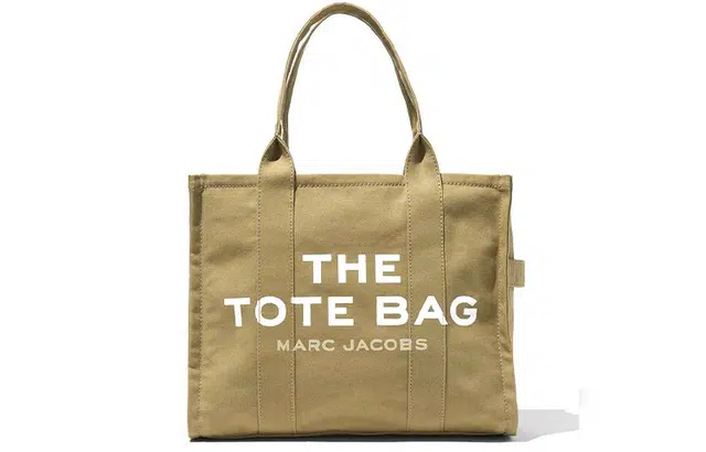 MARC JACOBS The Traveler Logo Tote