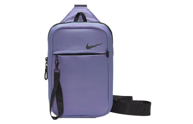 Nike Sportswear Essentials