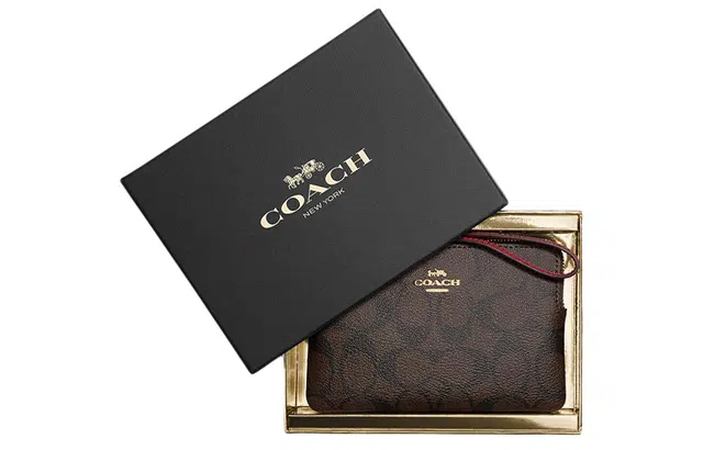 COACH Boxed 16