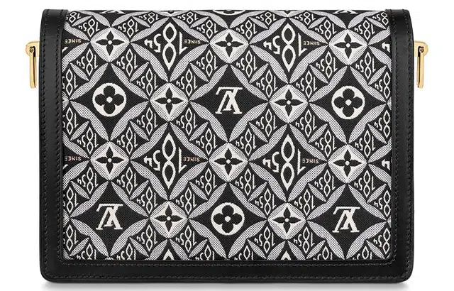 LOUIS VUITTON Dauphine MM