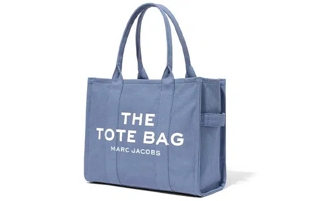 MARC JACOBS The Traveler Logo Tote