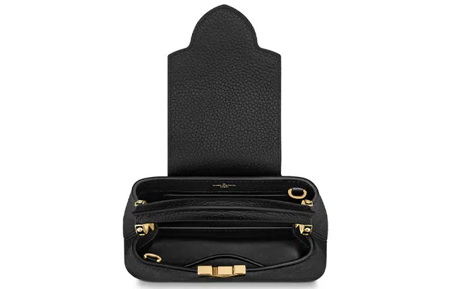 LOUIS VUITTON Capucines