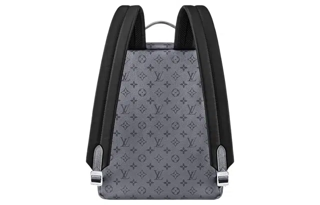 LOUIS VUITTON Discovery Taga