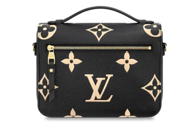 LOUIS VUITTON Pochette Metis Logo