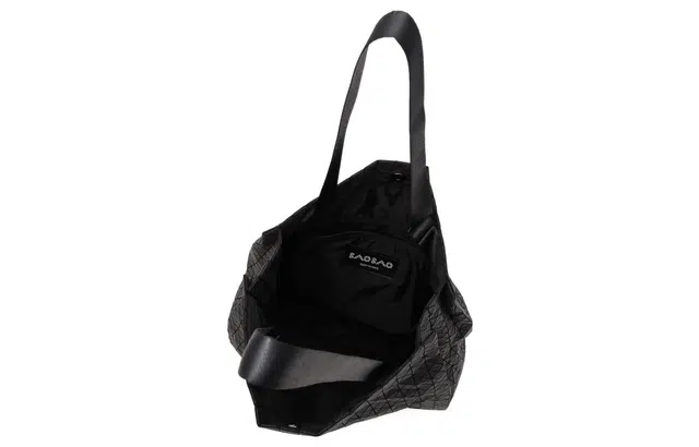 ISSEY MIYAKE KuroCart Tote