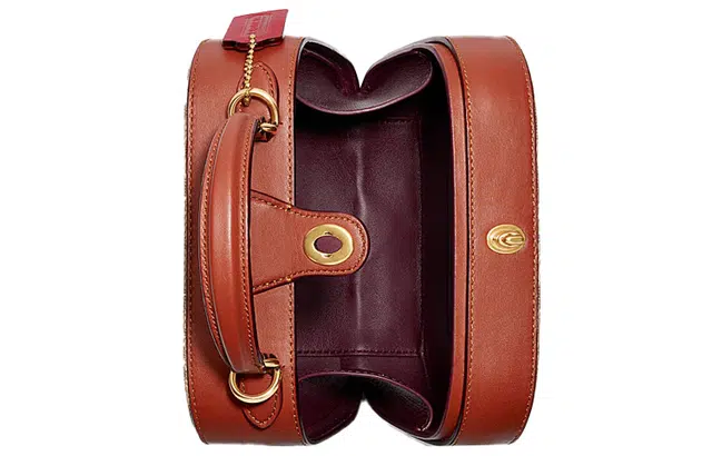 COACH Square 19
