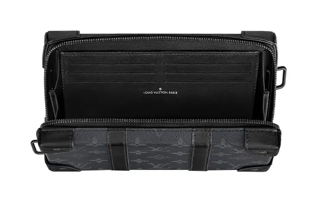 LOUIS VUITTON Trunk